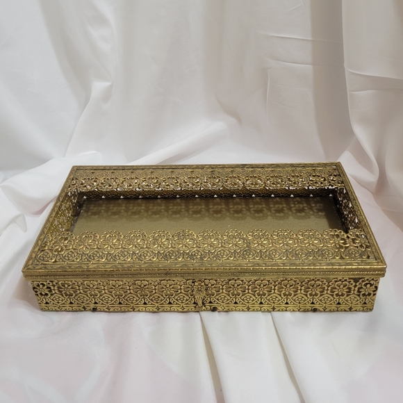 Tissue Box - Vintage filigree Brass Golden Tissue Box - Hollywood Regency - Picture 5 of 9